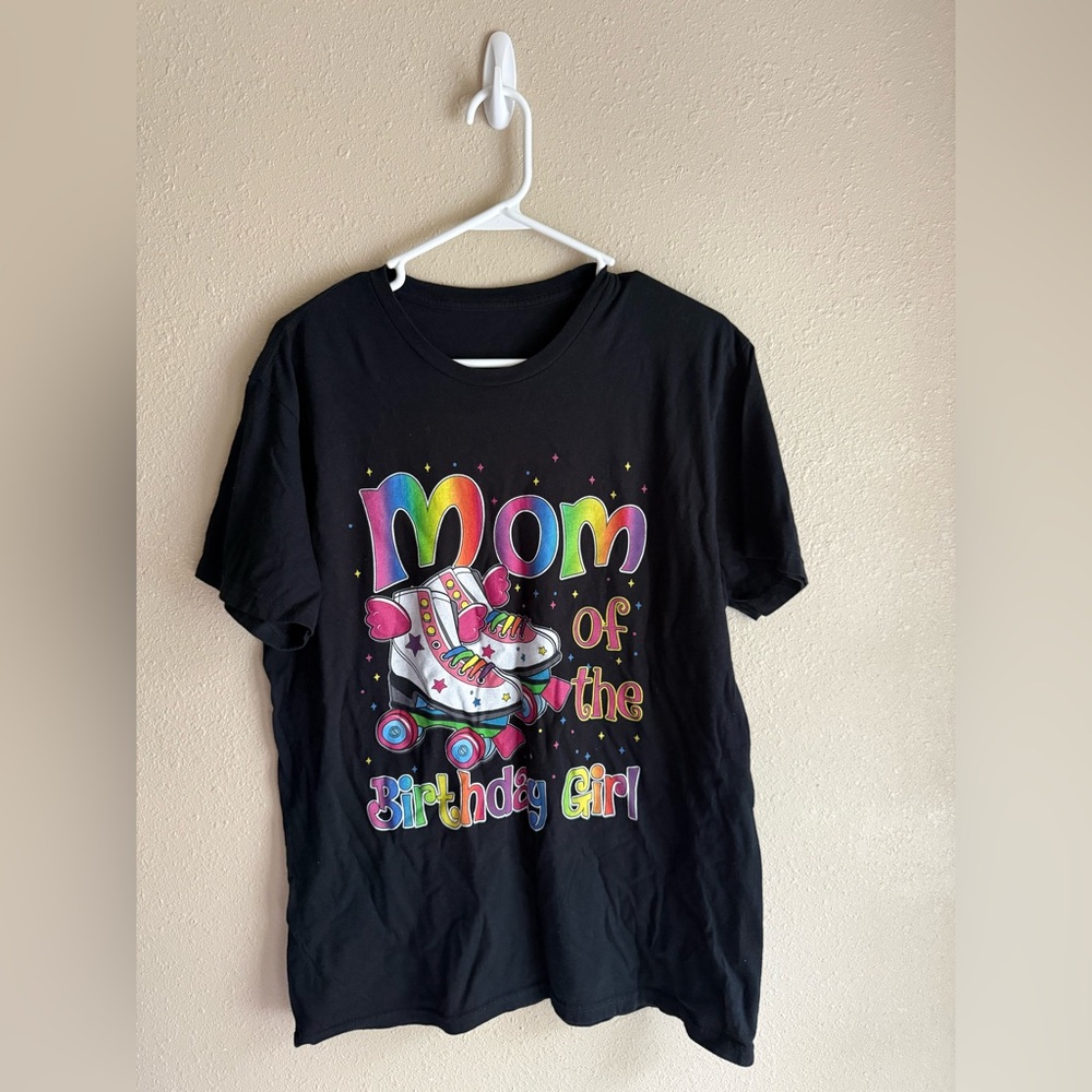 Mom Of The Birthday Girl Women’s Colorful Skates Short Sleeve Black T Shirt L